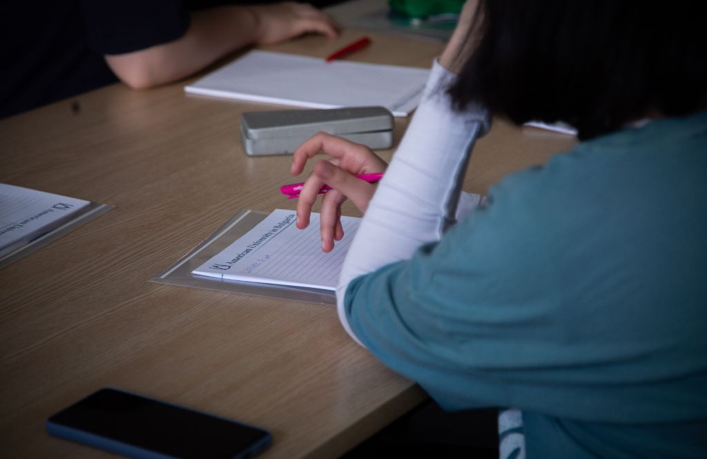 How to Guide: Write Your AUBG Essay
