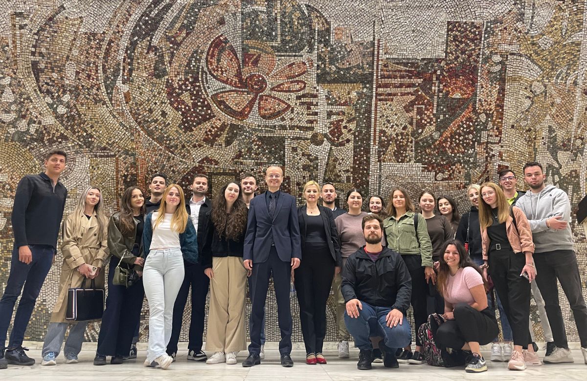 Blagoevgrad Mayor Meets with AUBG Graduates