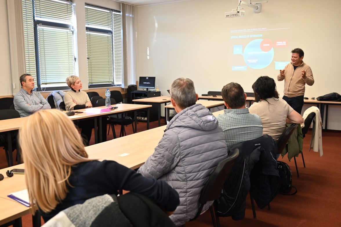 Local Journalists Meet with the Anti-Corruption Fund