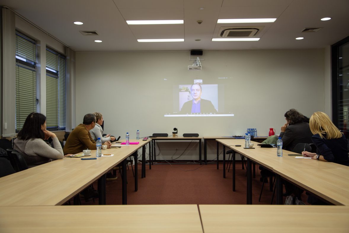 Christo Grozev (’95) Discusses Geopolitics and Media Freedom with Local Journalists