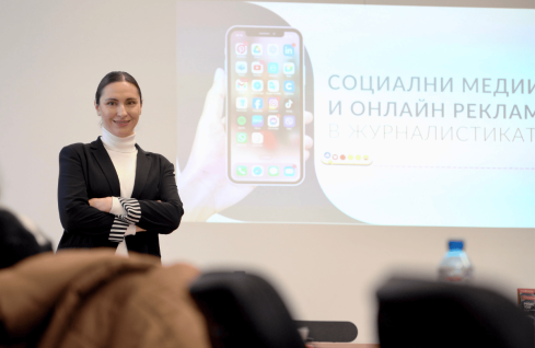 Local Journalists Dive Into the Marketing World featured image