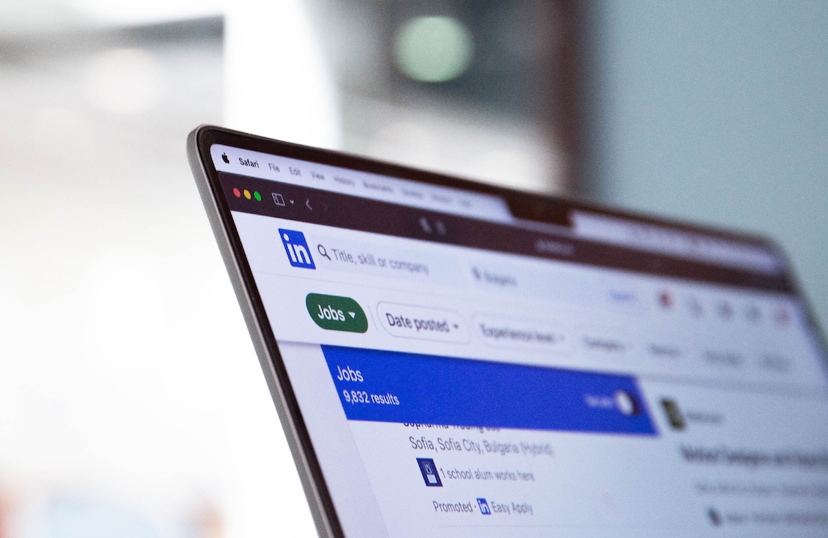 HR Managers Share 8 Tips for Building a Strong Student or Graduate LinkedIn Profile
