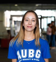 Iva Ichevska team members