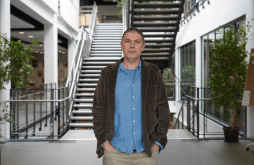 Professor Zachary Hutchinson Brings New Approaches to Computer Science featured image