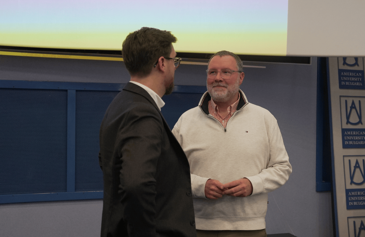 AUBG Professor Micheal Stratton Giving an Executive MBA Lecture on Power Dynamics at the Workplace