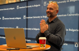 Ashod Derandonyan (‘01) Championing Accessibility Support for the Deaf and Hard of Hearing Community featured image